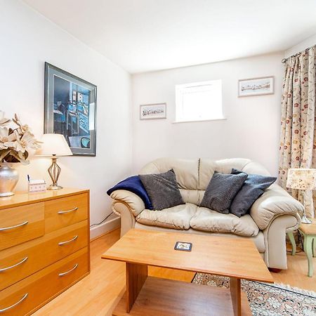 Pass The Keys Delightful Apartment Close To River In Se16 Лондон Екстериор снимка