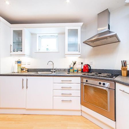 Pass The Keys Delightful Apartment Close To River In Se16 Лондон Екстериор снимка