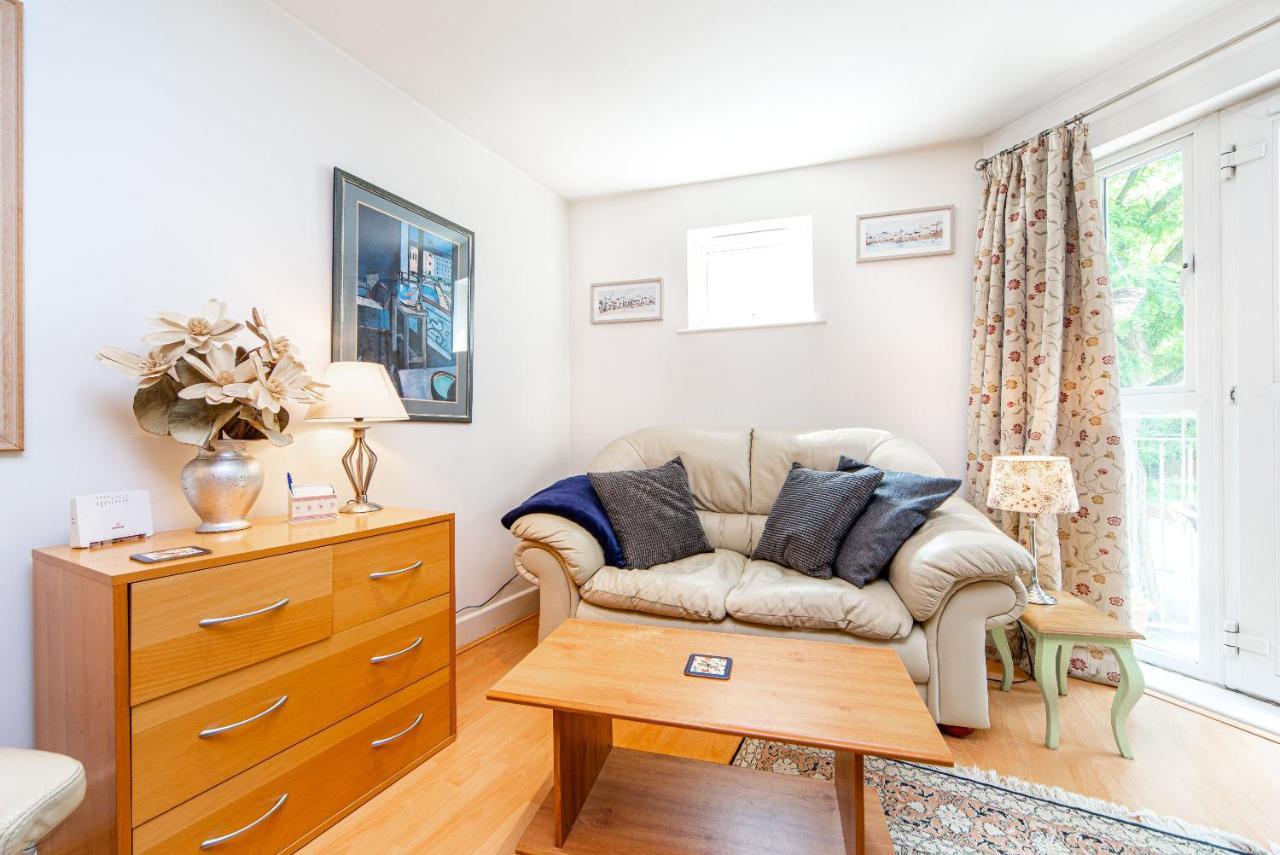 Pass The Keys Delightful Apartment Close To River In Se16 Лондон Екстериор снимка